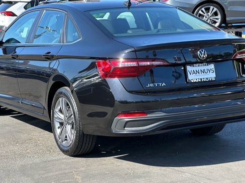 Used 2024 Volkswagen Jetta SE FWD image 5