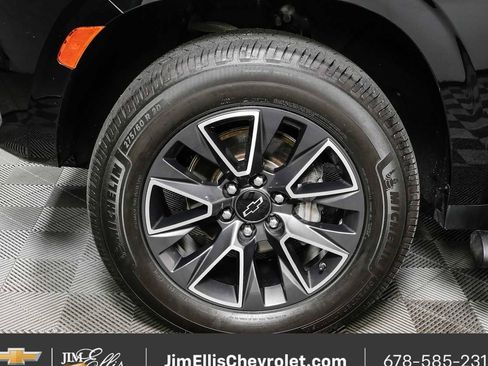 Certified 2023 Chevrolet Tahoe Z71 w/ Luxury Package AWD/4WD image 40