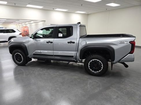 New 2026 Toyota Tacoma TRD Off-Road AWD/4WD image 3