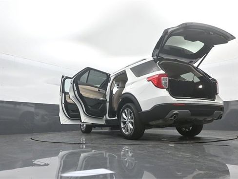 Certified 2023 Ford Explorer Limited w/ Equipment Group 301A image 41