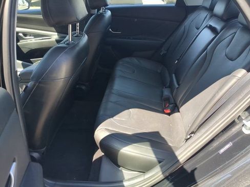 Certified 2023 Hyundai Elantra Limited FWD image 16