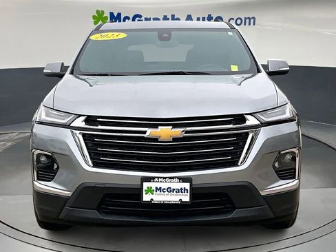Used 2023 Chevrolet Traverse LT image 2