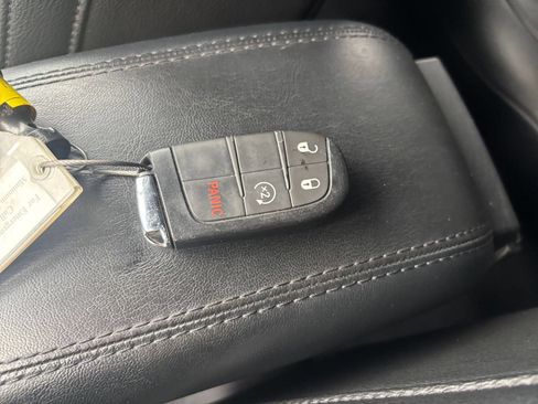 Used 2025 Jeep Compass Limited AWD/4WD image 25