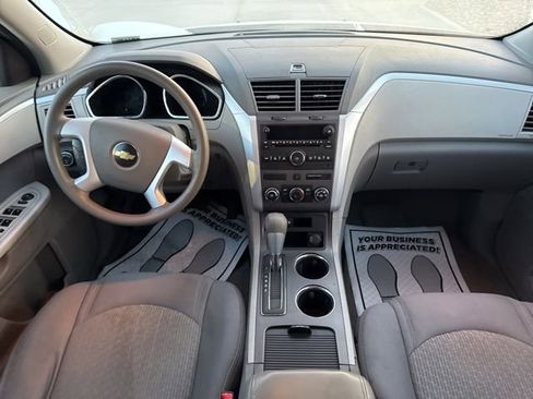 Used 2011 Chevrolet Traverse LS image 23