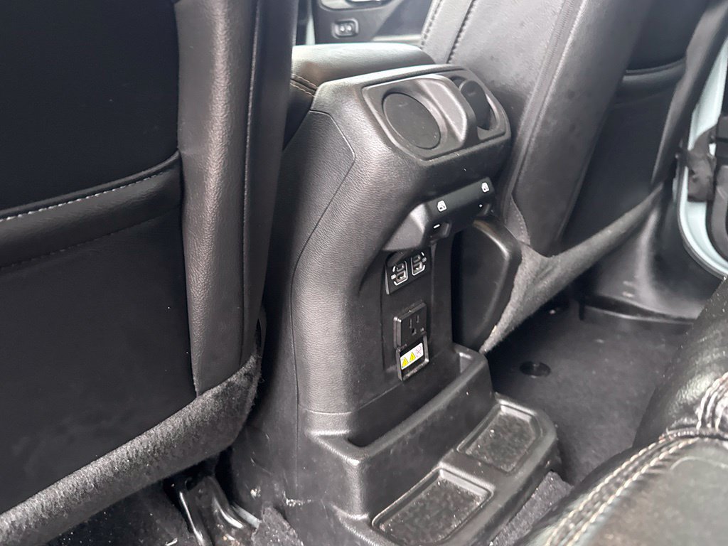 Used 2023 Jeep Wrangler Unlimited Sahara w/ Cold Weather Group AWD/4WD image 23