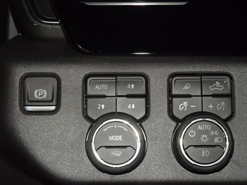 New 2026 Chevrolet Silverado 1500 LT Trail Boss w/ LT Trail Boss Premium Package image 40