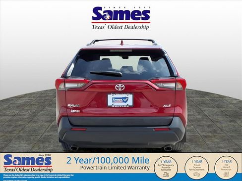 Used 2020 Toyota RAV4 XLE Premium image 8