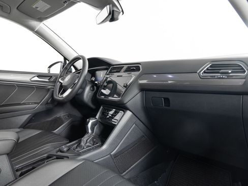 Used 2022 Volkswagen Tiguan SE image 26