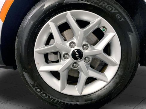 Certified 2025 Kia Soul LX w/ LX Technology Package FWD image 9