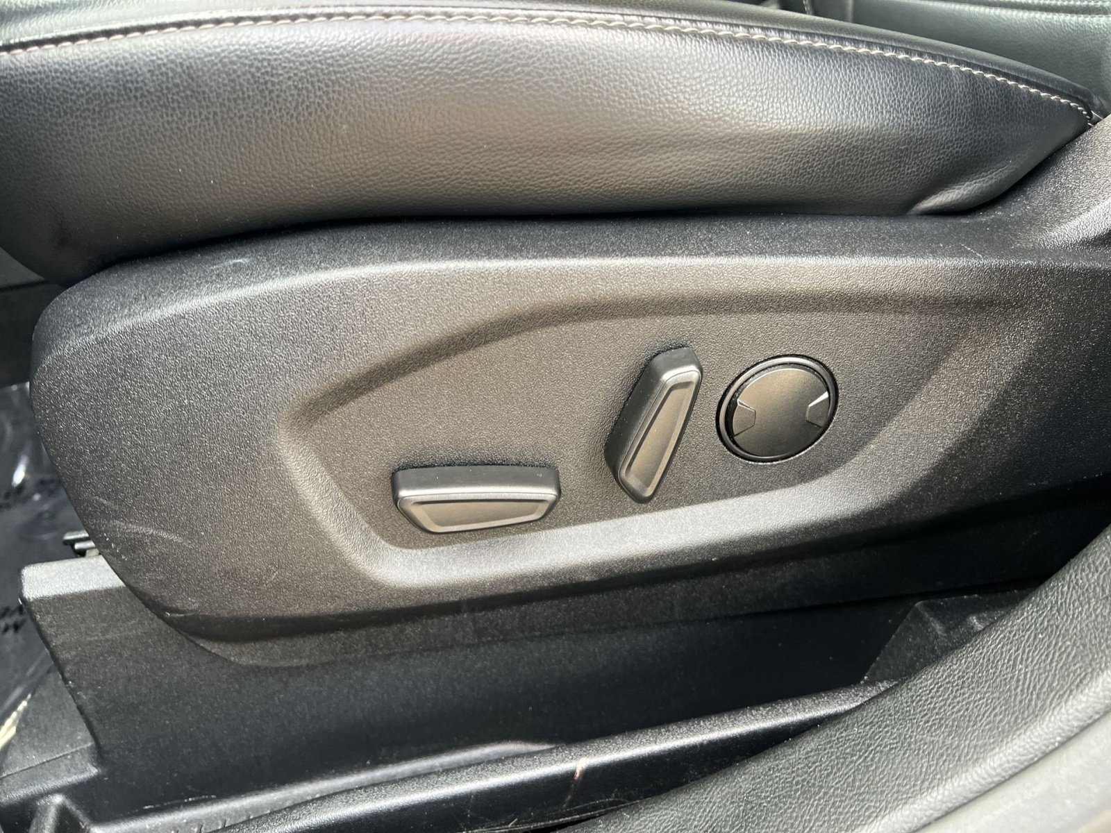 Used 2024 Ford Edge SEL AWD/4WD image 14