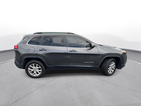Used 2018 Jeep Cherokee Latitude Plus FWD image 5
