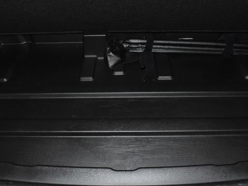 Used 2024 GMC Yukon SLE image 38