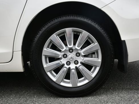 Used 2017 Toyota Sienna Limited Premium image 24