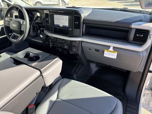New 2026 Ford F250 XL w/ XL Chrome Package image 18