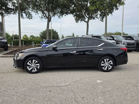 Certified 2025 Nissan Altima 2.5 S FWD image 4