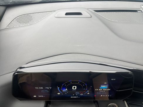 Used 2025 Chevrolet Equinox LT image 35