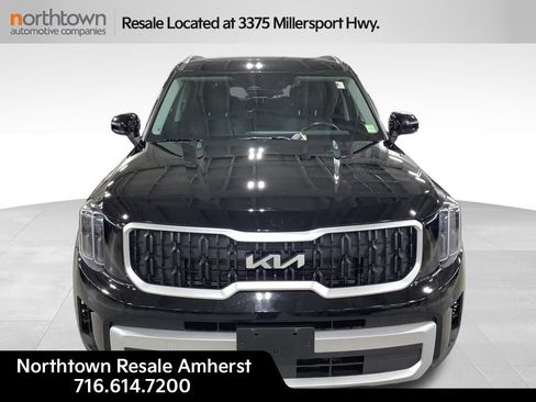 Used 2024 Kia Telluride EX w/ EX Captain's Chair Package AWD/4WD image 2