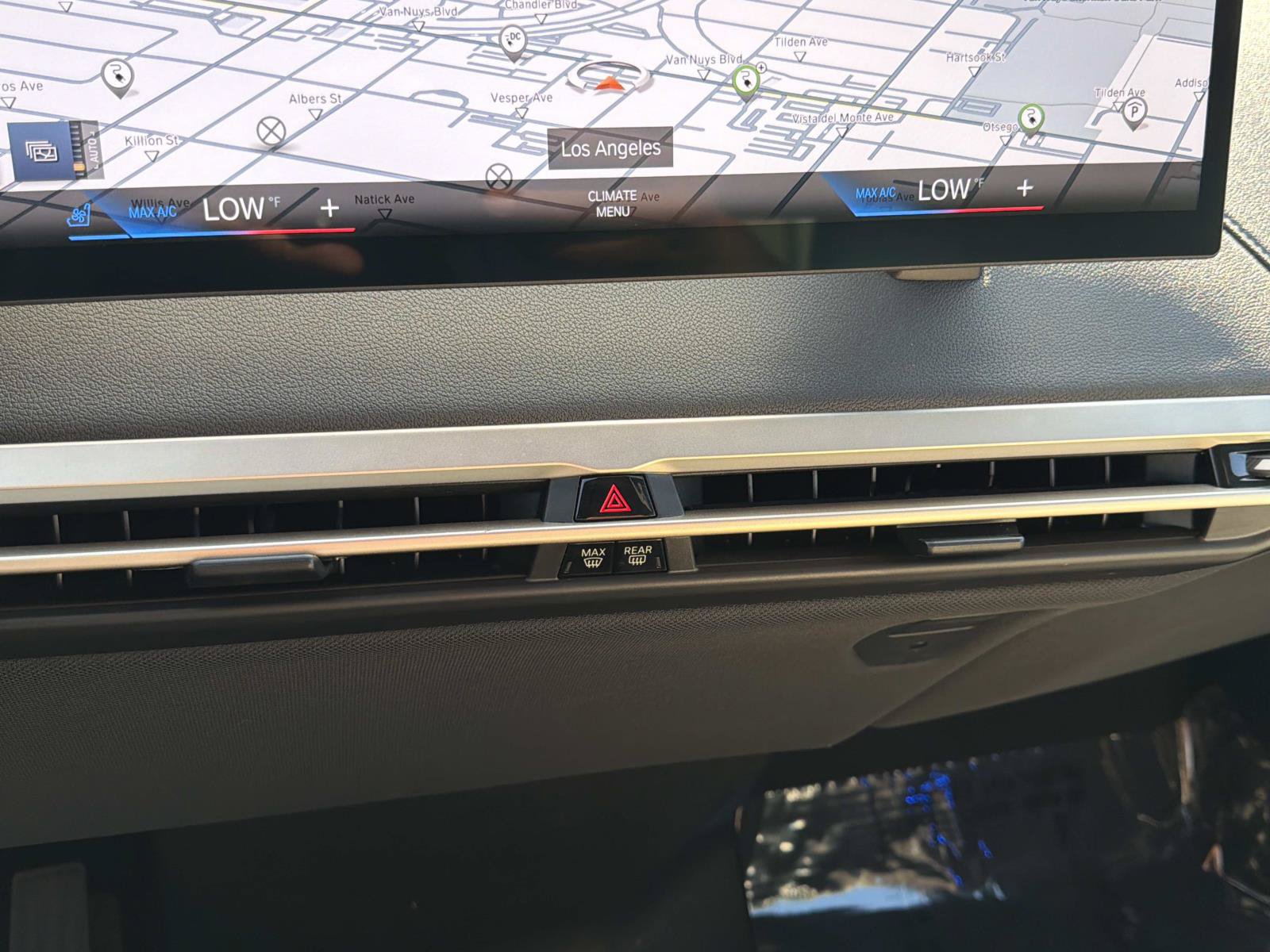 Used 2023 BMW iX xDrive50 w/ Convenience Package AWD/4WD image 22