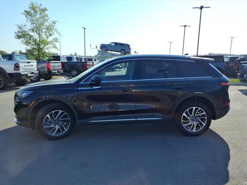 Used 2022 Lincoln Corsair Standard w/ Equipment Group 101A image 6