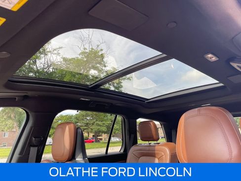 Certified 2022 Lincoln Aviator Reserve w/ Equipment Group 201A AWD/4WD image 18