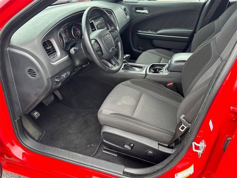 Used 2022 Dodge Charger SXT image 9