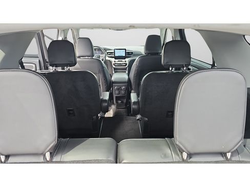 Used 2022 Ford Explorer XLT w/ Equipment Group 202A AWD/4WD image 22