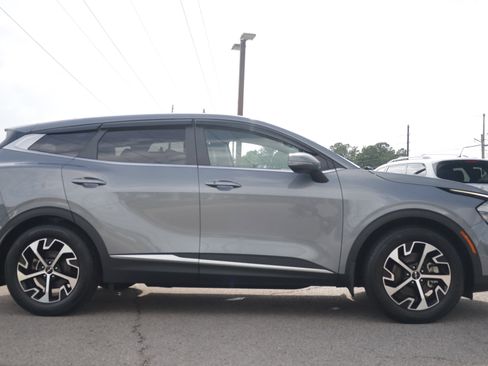 Used 2023 Kia Sportage EX FWD image 6