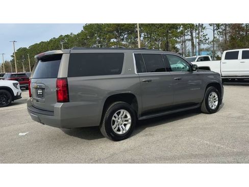 Certified 2017 Chevrolet Suburban LT image 8