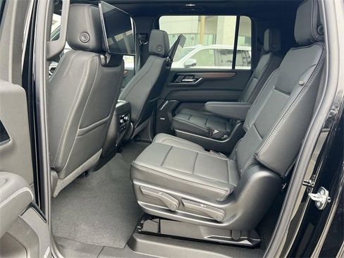New 2026 GMC Yukon XL Denali w/ Denali Reserve Package image 28