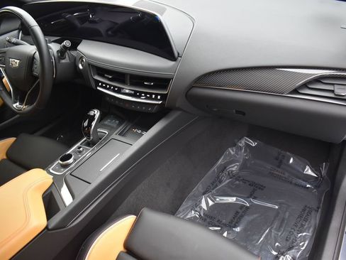 Used 2025 Cadillac CT5 V Blackwing w/ Carbon Fiber 1 Package RWD image 33