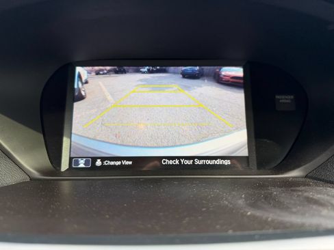 Used 2017 Acura TLX FWD image 8