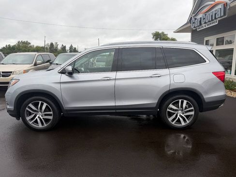 Used 2017 Honda Pilot Touring image 2