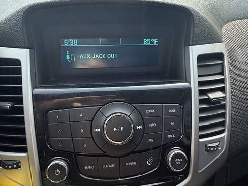Used 2016 Chevrolet Cruze LT FWD image 15