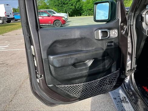 Used 2021 Jeep Wrangler Unlimited Sahara AWD/4WD image 21