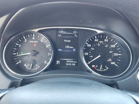 Used 2014 Nissan Rogue SV w/ SV Premium Package image 16