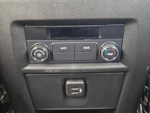 Used 2023 Chevrolet Traverse LT w/ LPO, Floor Liner Package AWD/4WD image 16