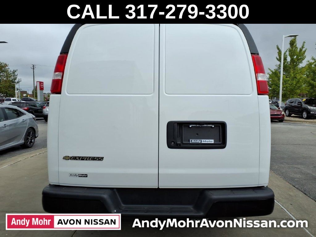Used 2022 Chevrolet Express 3500 Extended w/ Driver Convenience Package RWD image 9