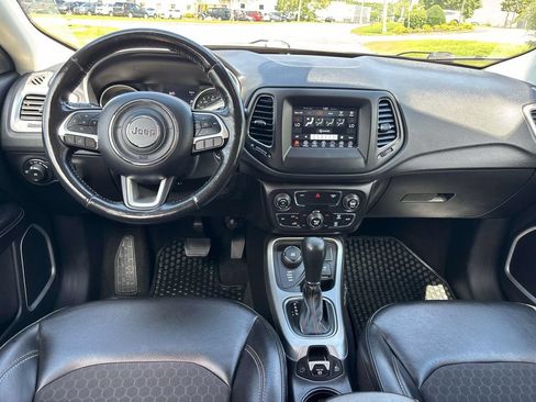 Used 2019 Jeep Compass Latitude w/ Popular Equipment Group AWD/4WD image 10