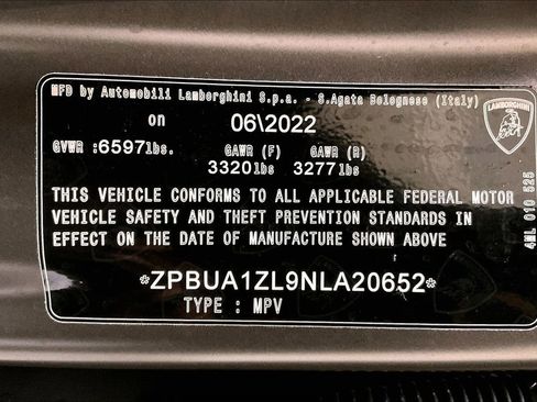 Used 2022 Lamborghini Urus image 35