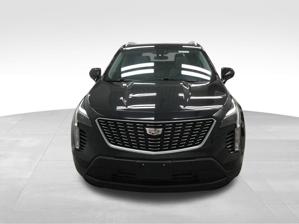Used 2019 Cadillac XT4 Luxury w/ Cold Weather Package AWD/4WD image 3