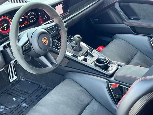 Used 2022 Porsche 911 GT3 RWD image 16