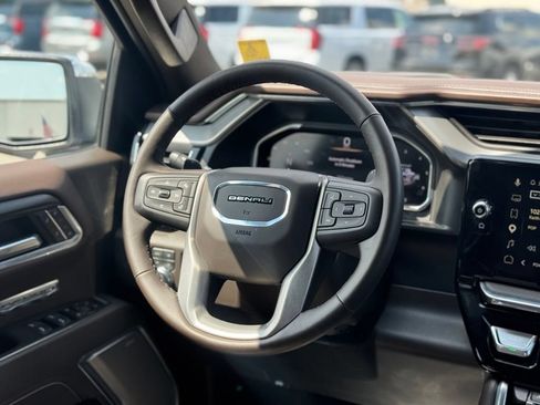 Used 2026 GMC Sierra 1500 Denali w/ Denali Reserve Package AWD/4WD image 13
