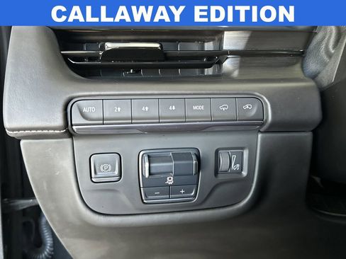 Used 2022 Cadillac Escalade Sport Platinum w/ LPO, ONYX Package AWD/4WD image 16