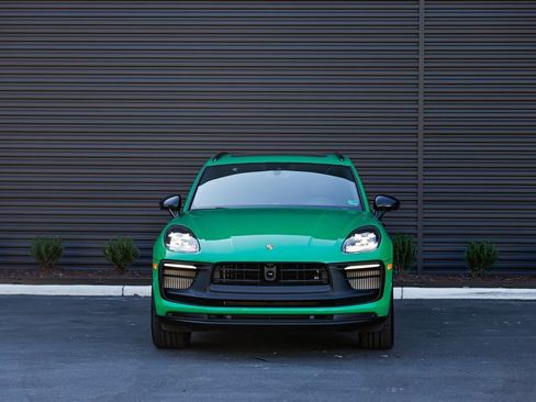 New 2026 Porsche Macan GTS image 10