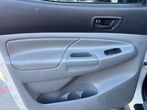 Used 2012 Toyota Tacoma PreRunner w/ SR5 Pkg image 24