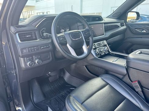 Used 2023 GMC Yukon XL Denali image 10