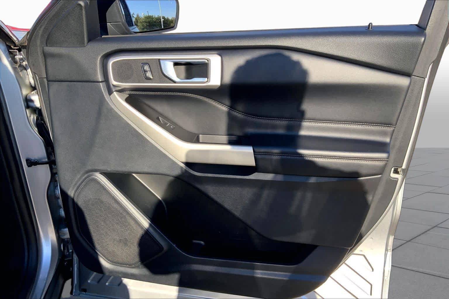 Used 2021 Ford Explorer XLT AWD/4WD image 22