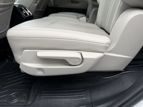 Used 2023 Kia Sorento SX AWD/4WD image 17