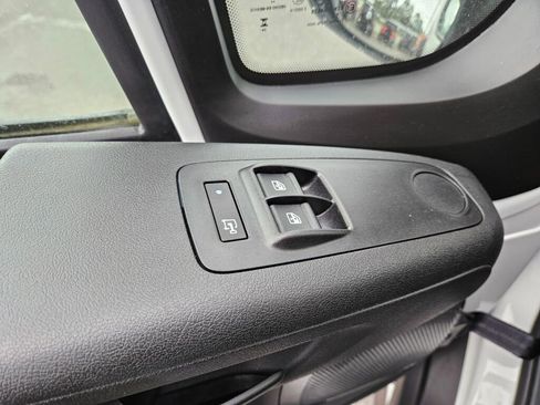 Used 2025 RAM ProMaster 2500 FWD image 16
