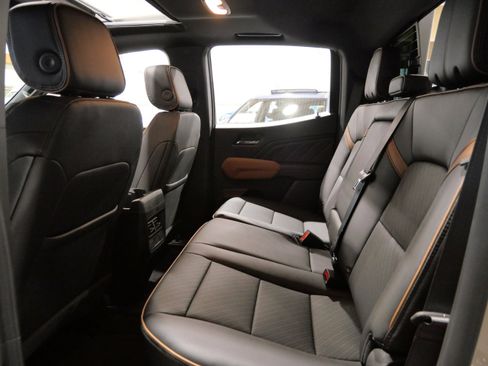 New 2026 GMC Canyon AT4 w/ Technology Plus Package image 4